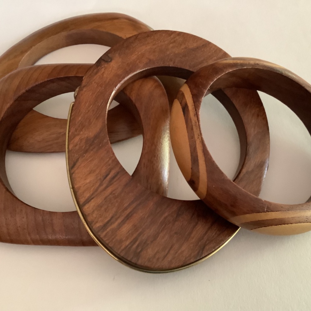 4 ASSORTED SHAPES WOODEN BANGLES - Picture 2 of 4